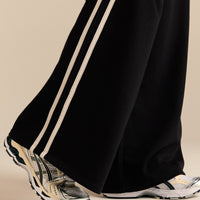 Comfort Lightweight Contrast Joggers | Black