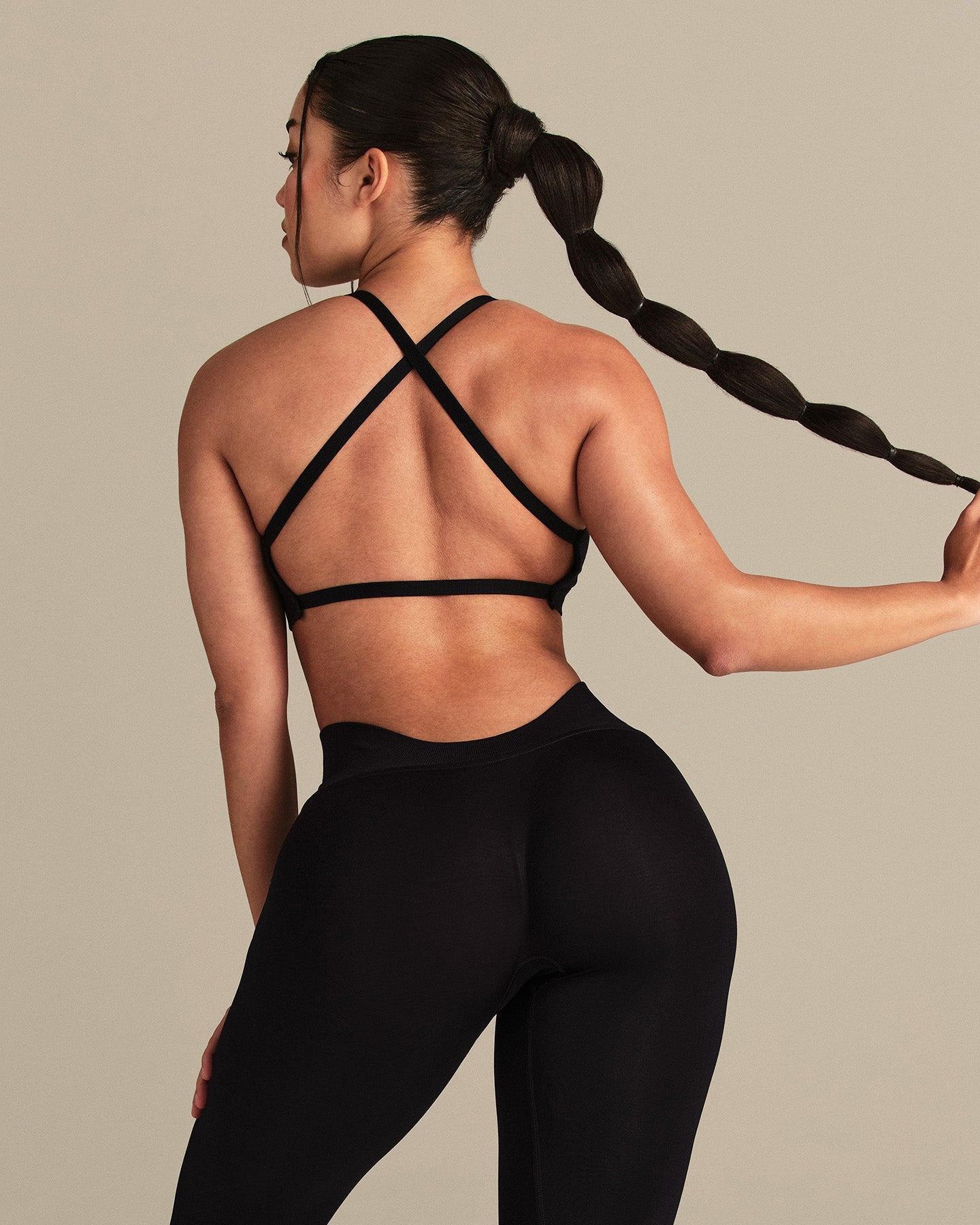 Define 2.0 Seamless Cross Back Bra | Black