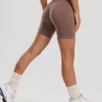 Define 2.0 Seamless Scrunch 6" Shorts | Mocha