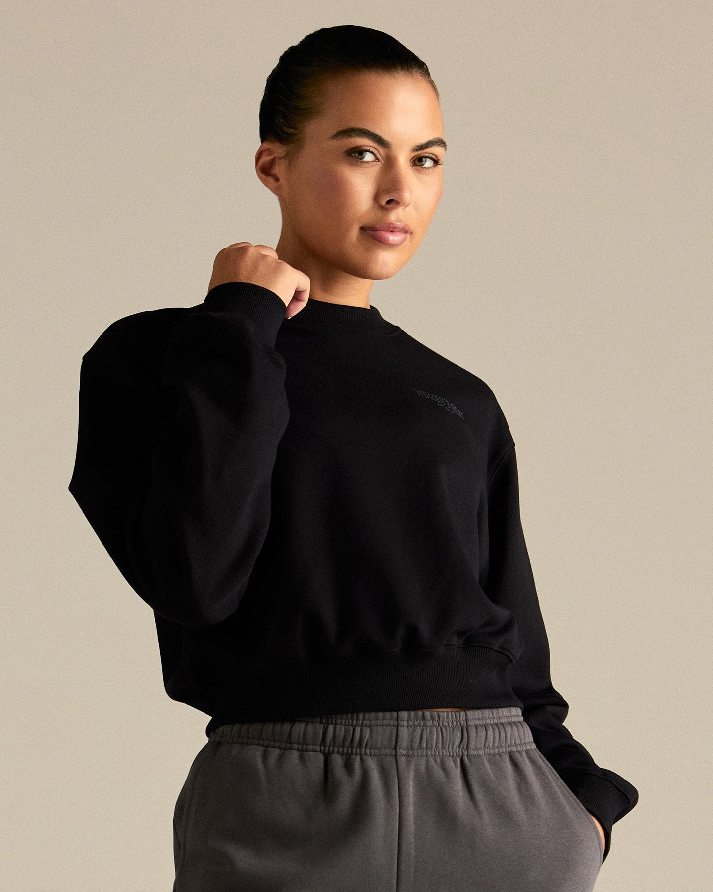 Comfort Outdoor Cropped Crew Neck | Black