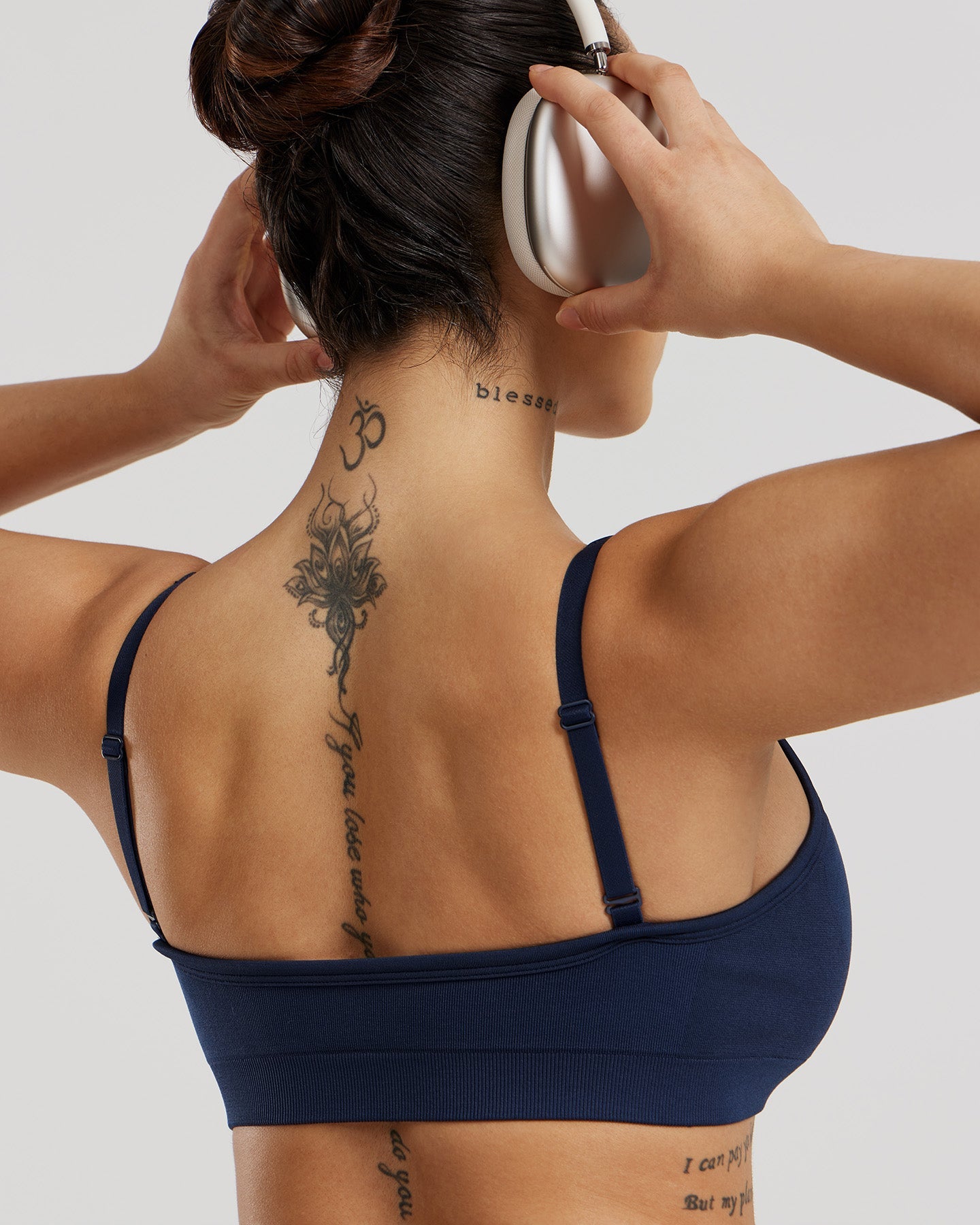 Motion Seamless Straight Neck Bra | Sapphire Blue