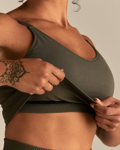 Power Seamless Built-In Bra Tank | Dark Olive