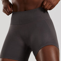 Define 2.0 Seamless Scrunch 4" Shorts | Graphite