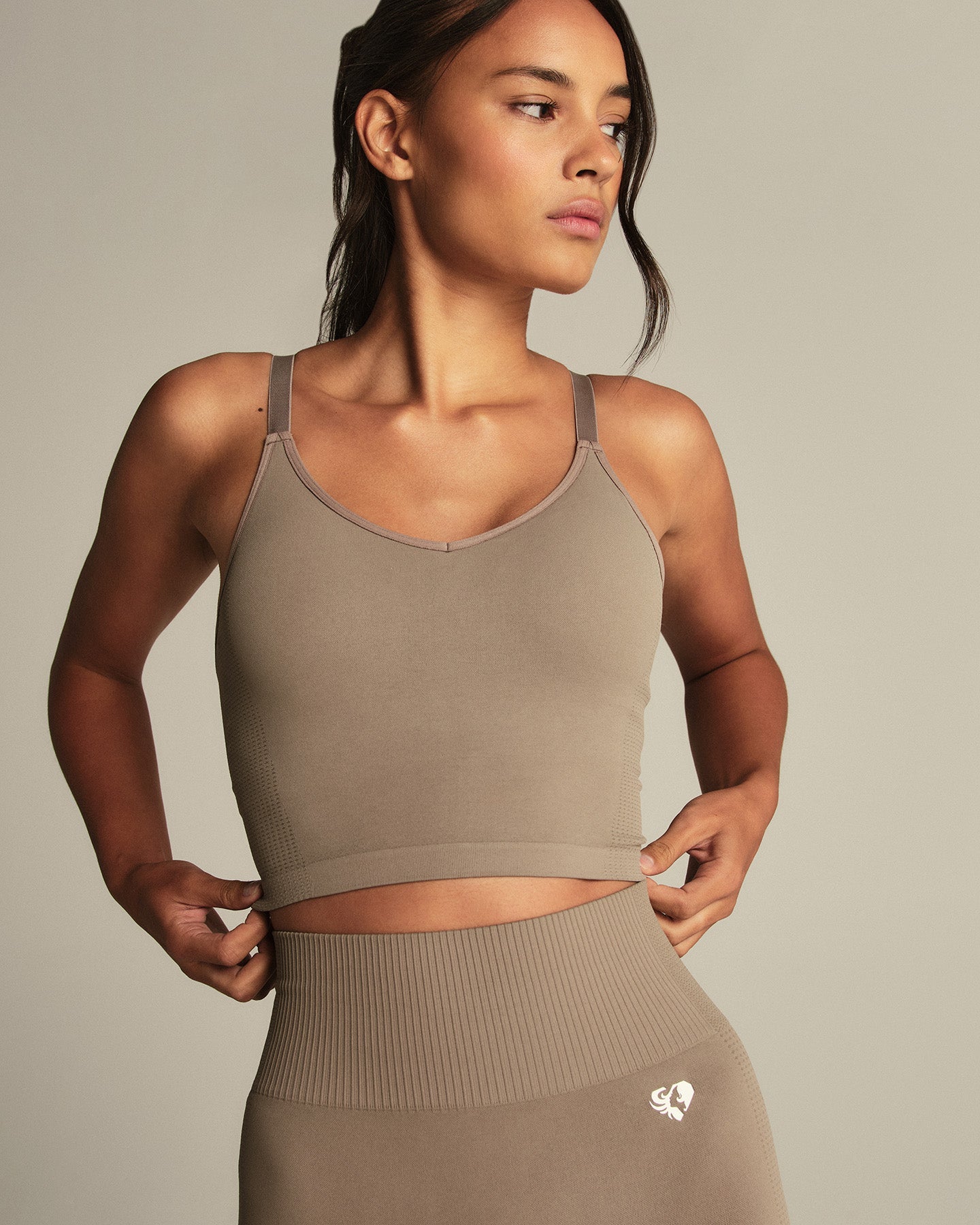 Power Seamless Built-In Bra Tank | Taupe Grey