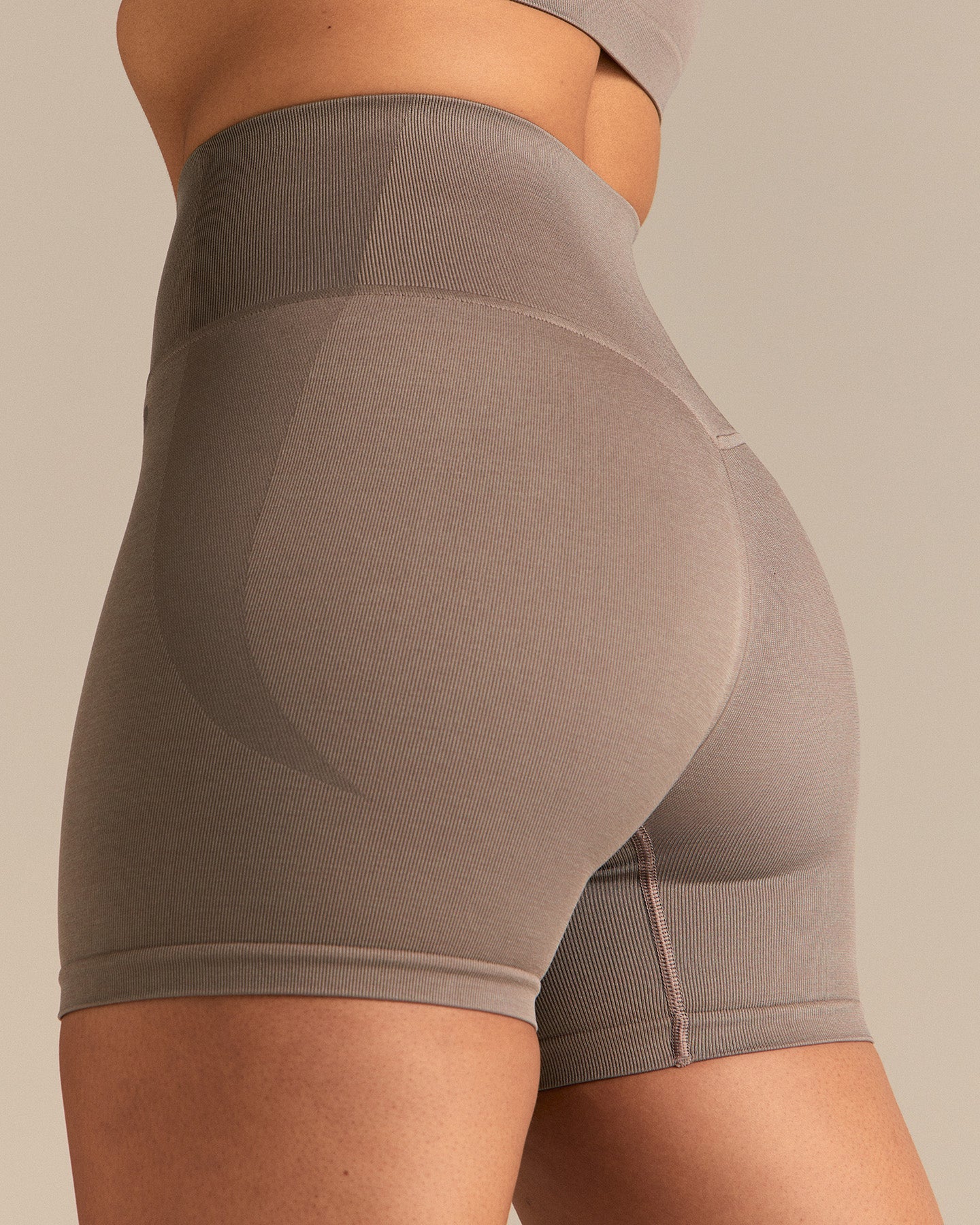 Motion Seamless Shorts | Taupe Grey