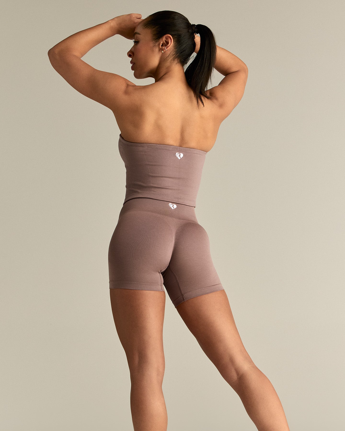 Define 2.0 Seamless Scrunch 4" Shorts | Mocha