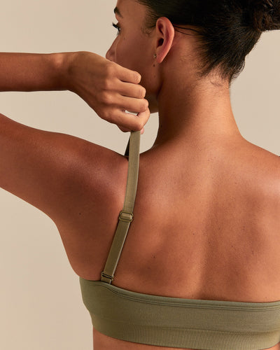 Motion Seamless Straight Neck Bra | Willow