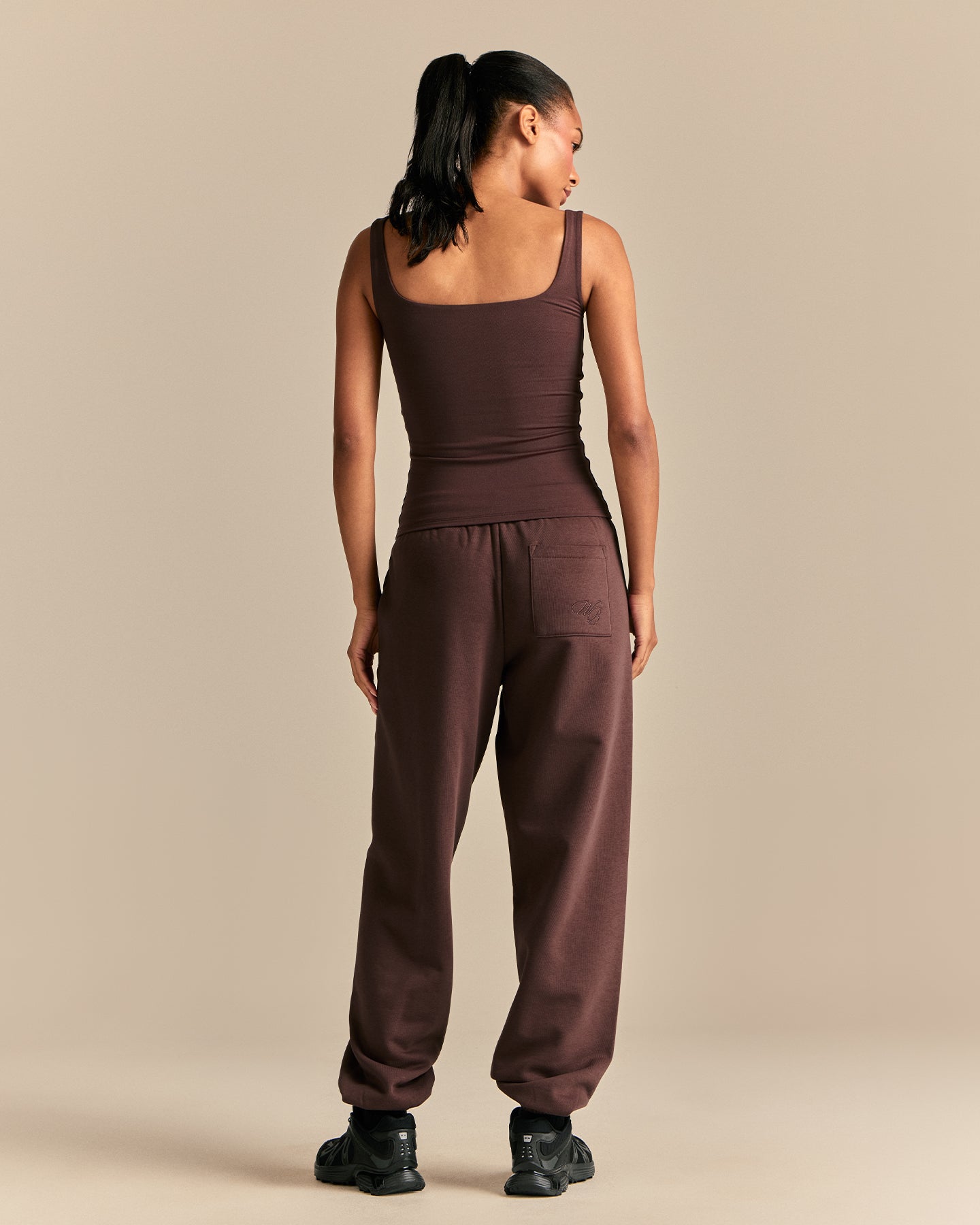 Smooth Contour Midi Square Neck Tank | Cocoa Powder (3/6)