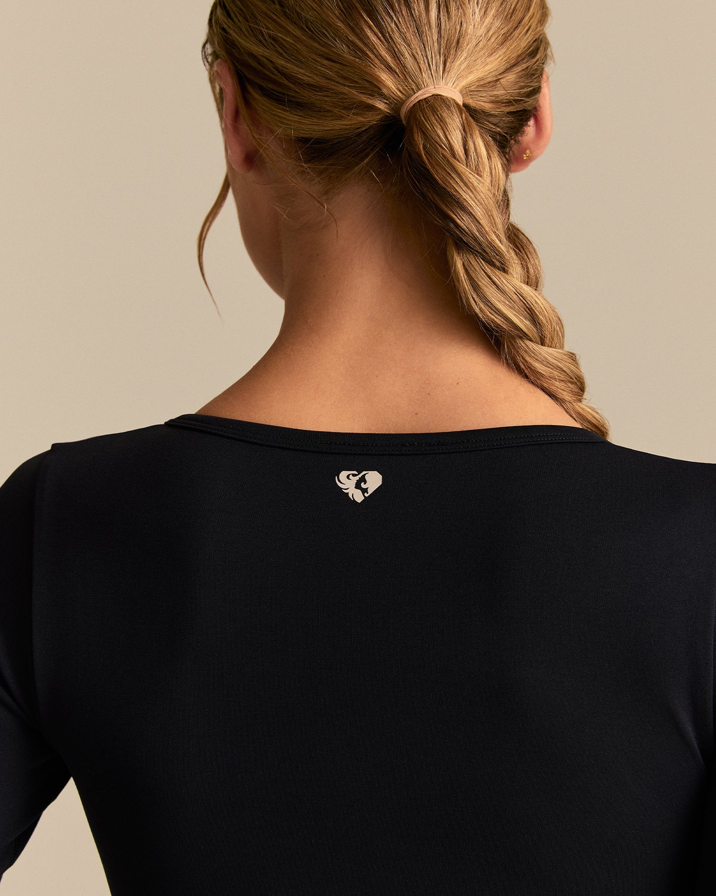 Define 2.0 Long Sleeve Scrunch Crop Top | Black (4/6)