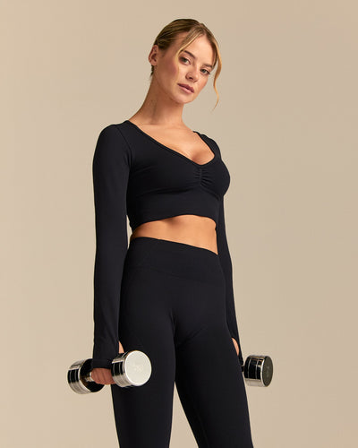 Define 2.0 Long Sleeve Scrunch Crop Top | Black (6/6)