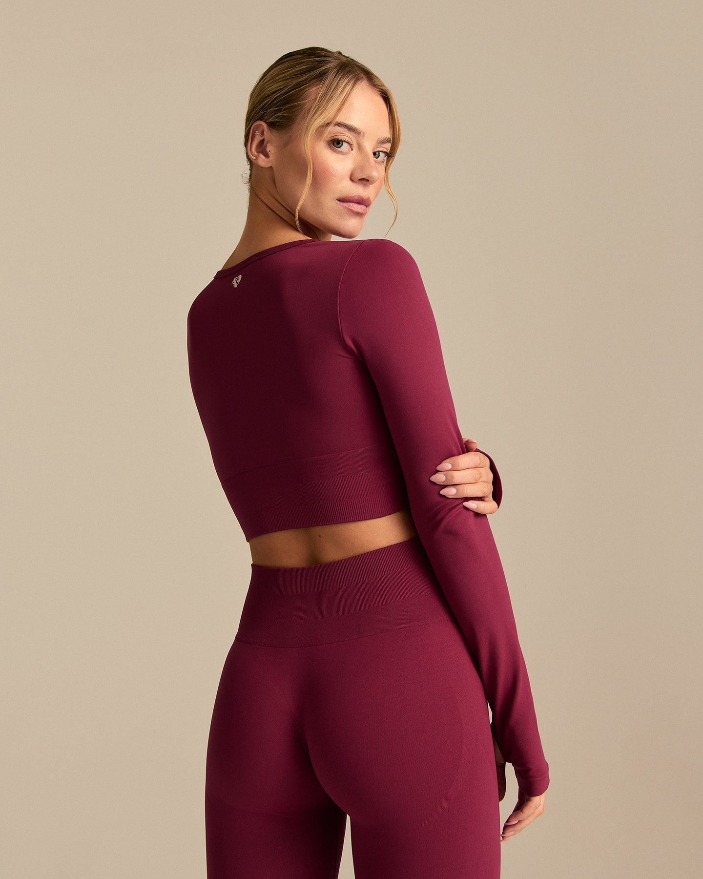 Define 2.0 Long Sleeve Scrunch Crop Top | Deep Berry (6/6)